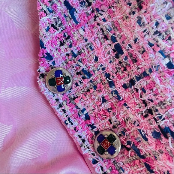 Chanel Pink Tweed Halter Vest Crop Top with Silk Lining & Deco Buttons / FR 38 - Picture 12 of 16